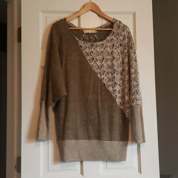 Asymmetrical Patterned Sweater - Picture 1 of 3